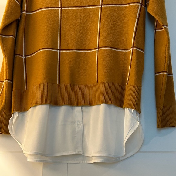 Jones New York Sweater with blouse neck and bottom attached. Size Medium. - Picture 2 of 7